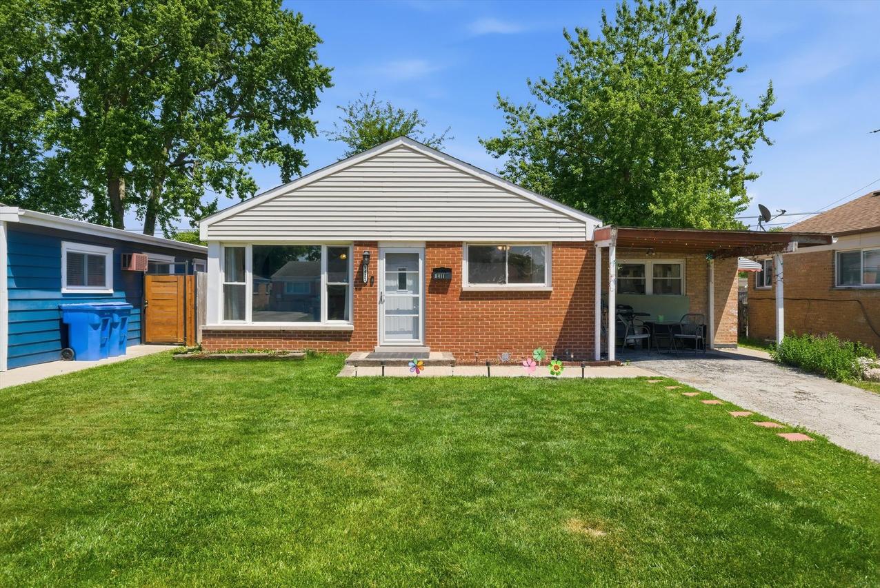 8411 S Knox Ave., Chicago, IL 60652
