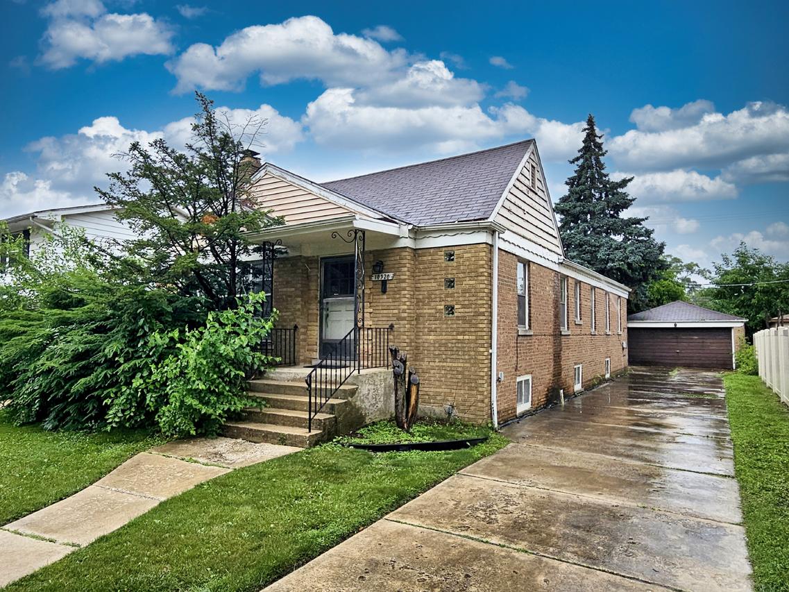 10320 S Claremont Ave., Chicago, IL 60643