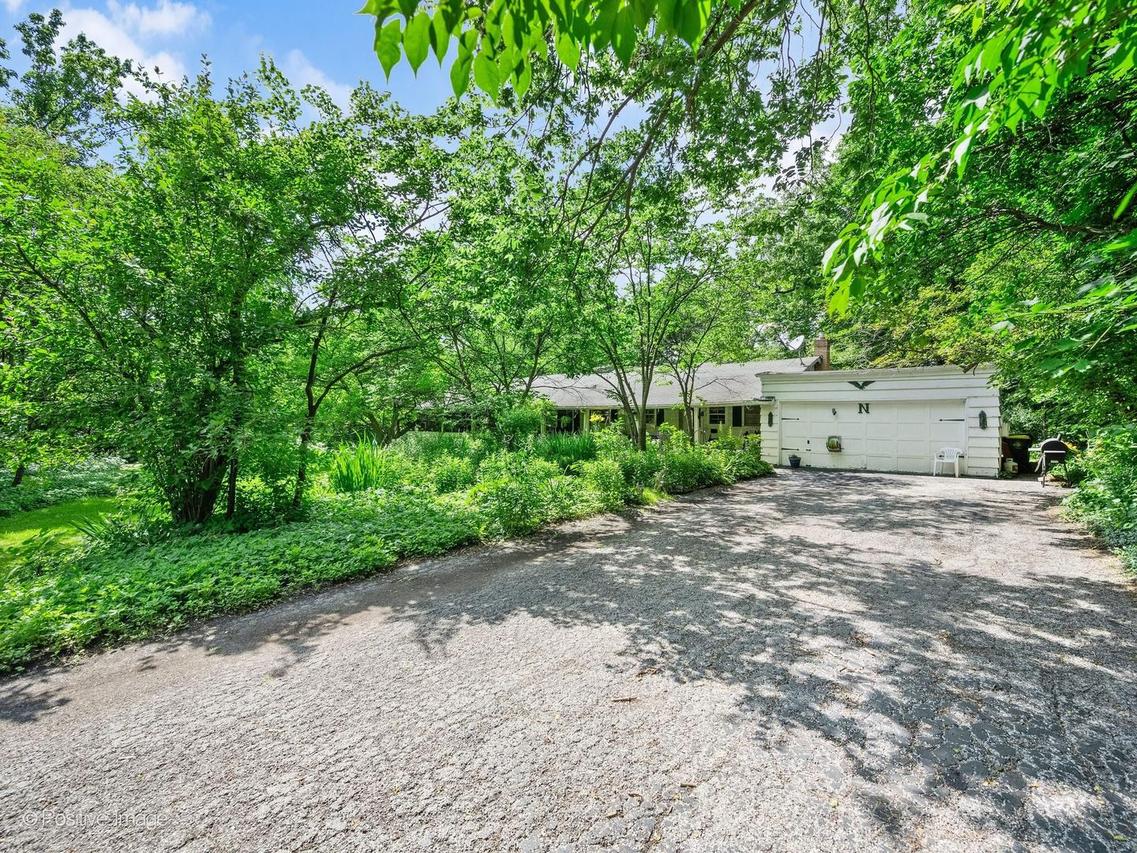 25W328 Plamondon Rd., Wheaton, IL 60189