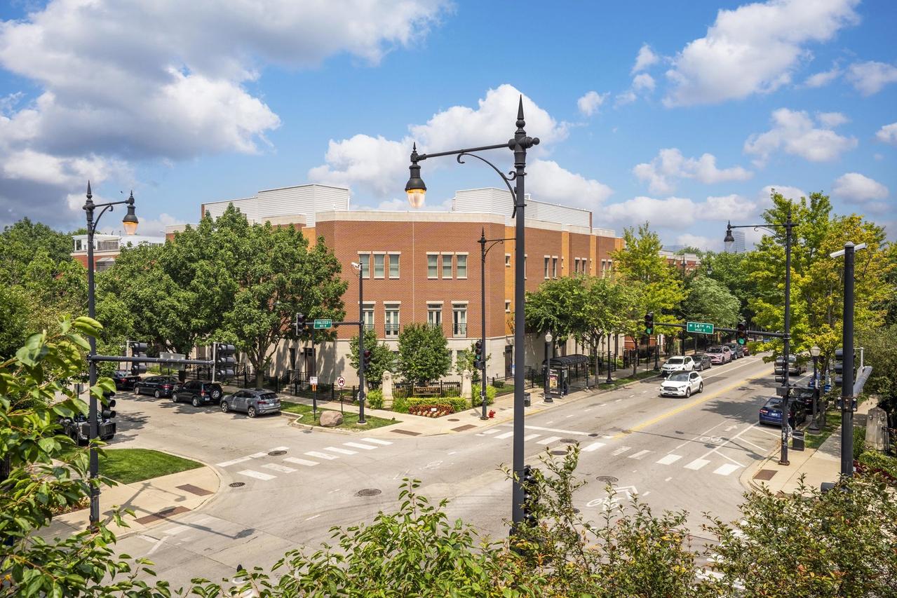 1451 S Halsted St. #3B, Chicago, IL 60607