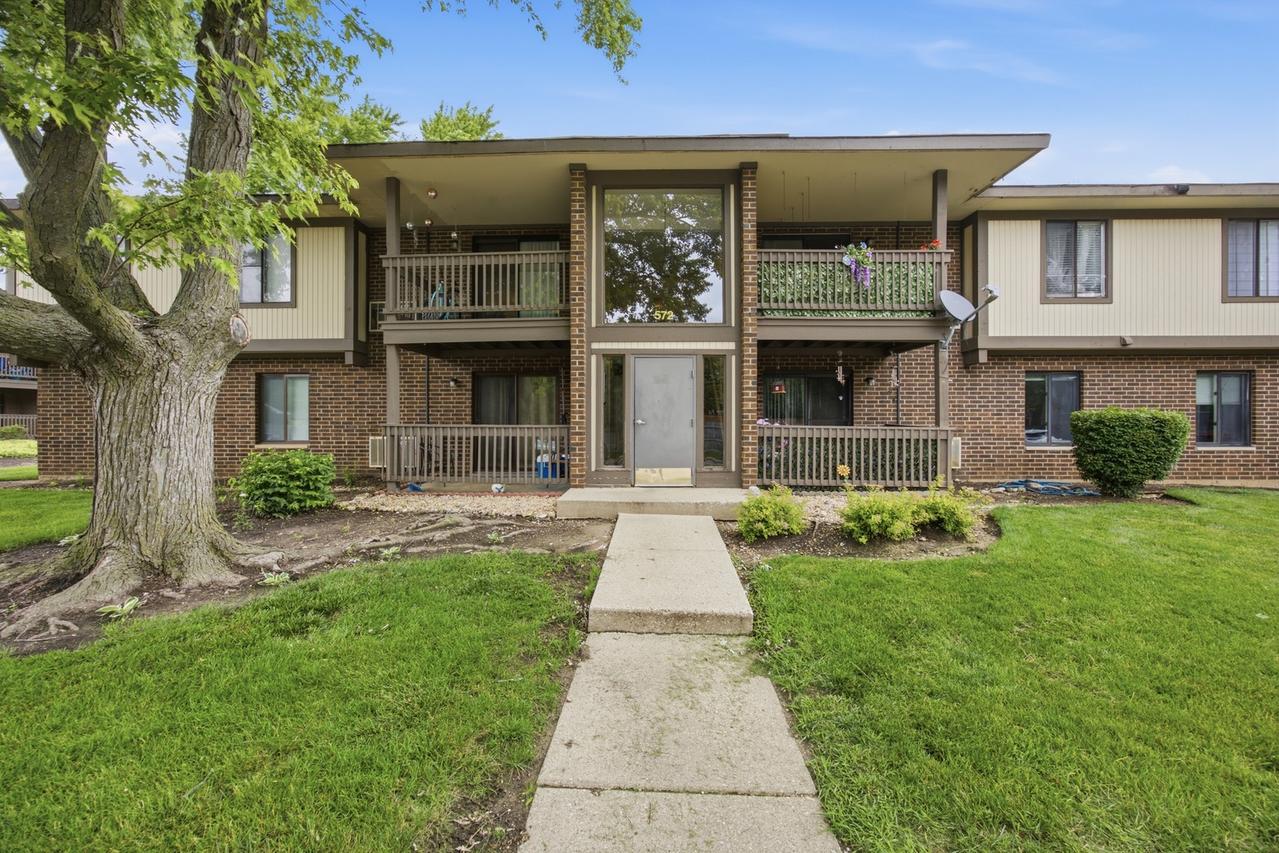 572 Somerset Ln. #2, Crystal Lake, IL 60014