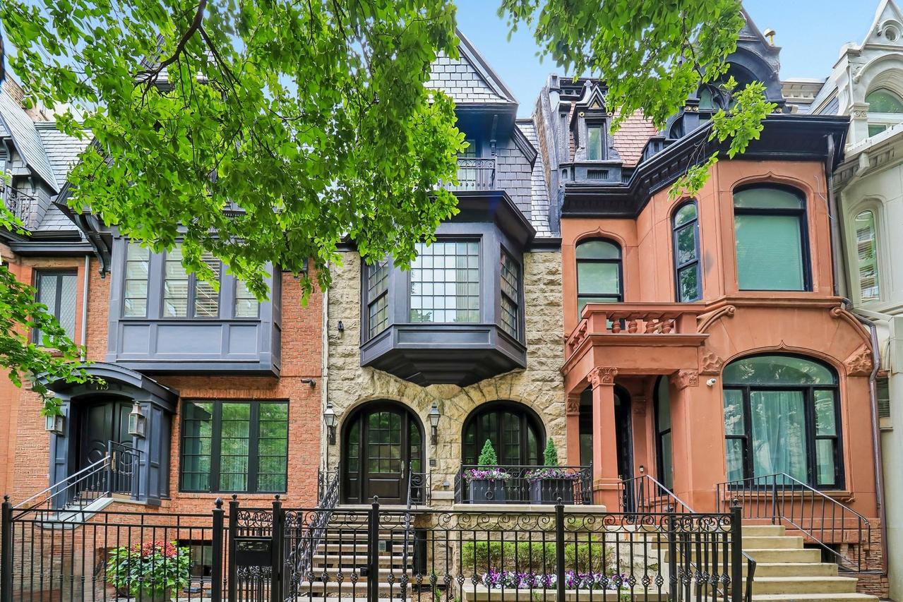 111 E Bellevue Pl., Chicago, IL 60611