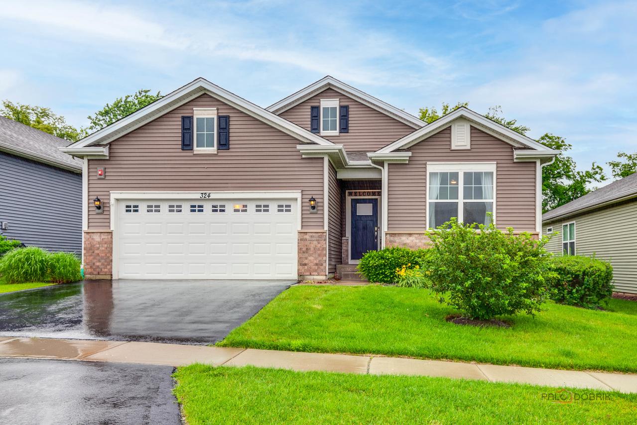 324 South Fork Dr., Gurnee, IL 60031