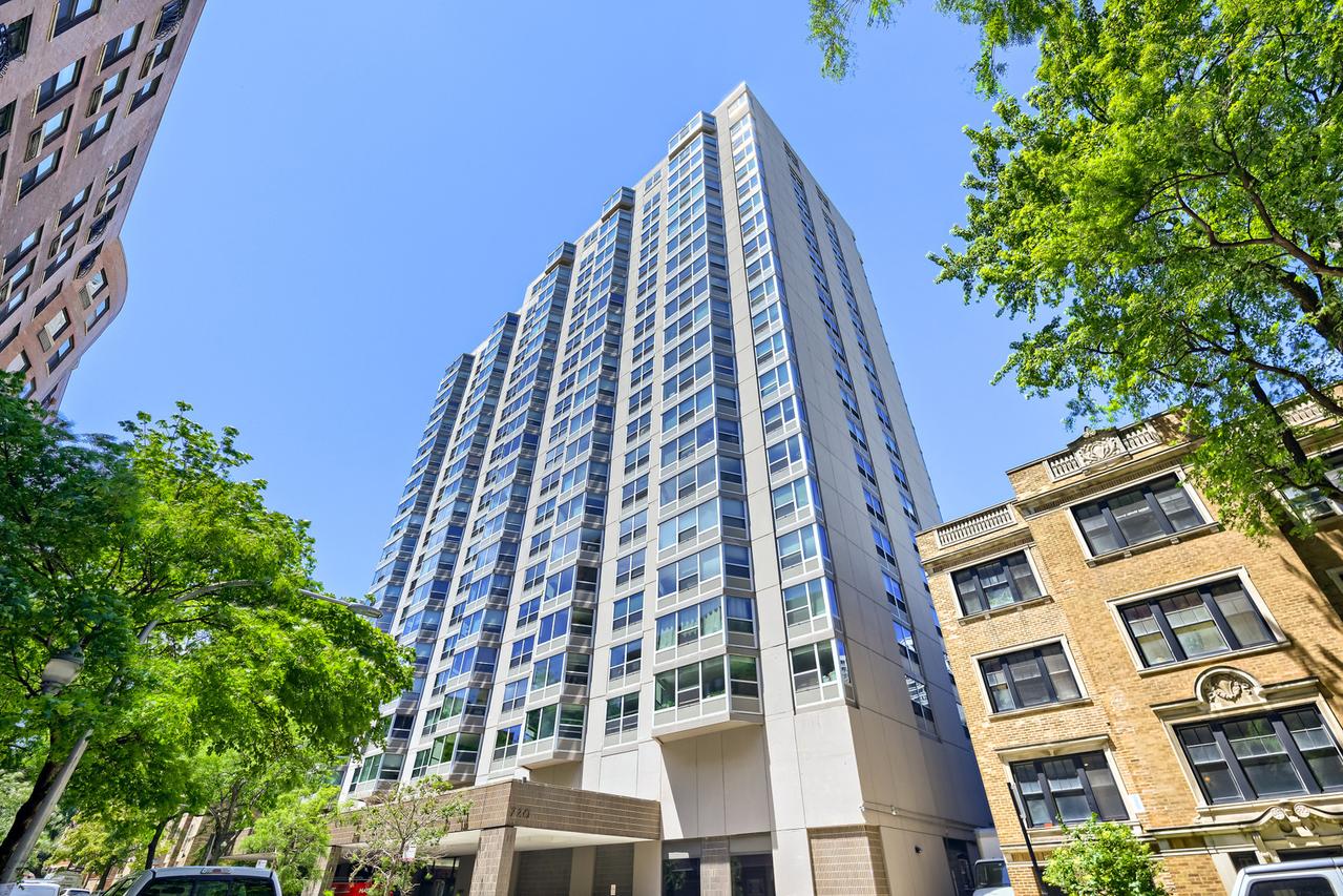 720 W Gordon Ter. #3R, Chicago, IL 60613