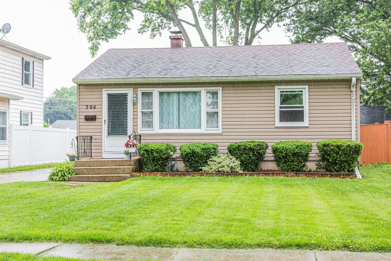 204 N Elroy Ave., Bartlett, IL 60103
