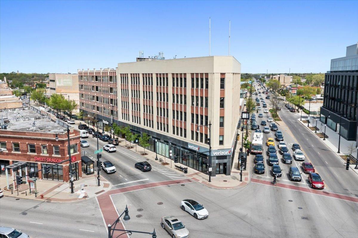 4015 N Milwaukee Ave. #410, Chicago, IL 60641