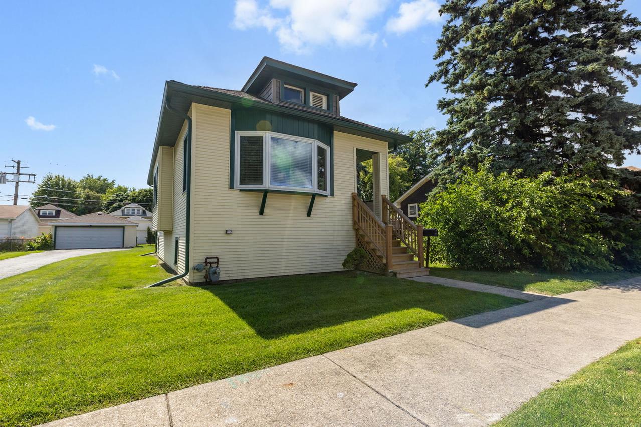 4030 Vernon Ave., Brookfield, IL 60513