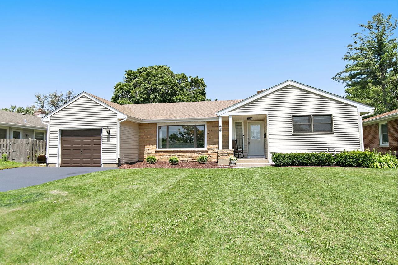 48 Park Ave., Cary, IL 60013
