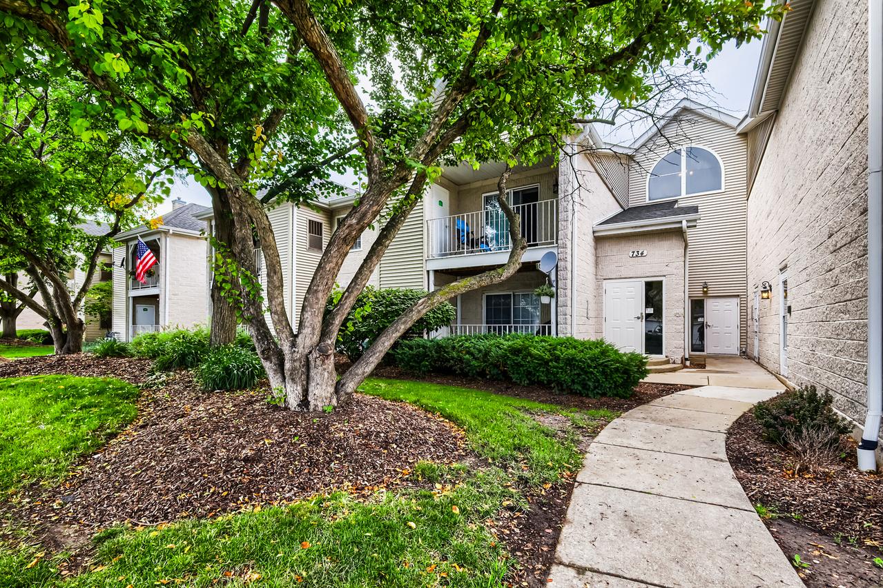 734 N Gary Ave. #112, Carol Stream, IL 60188