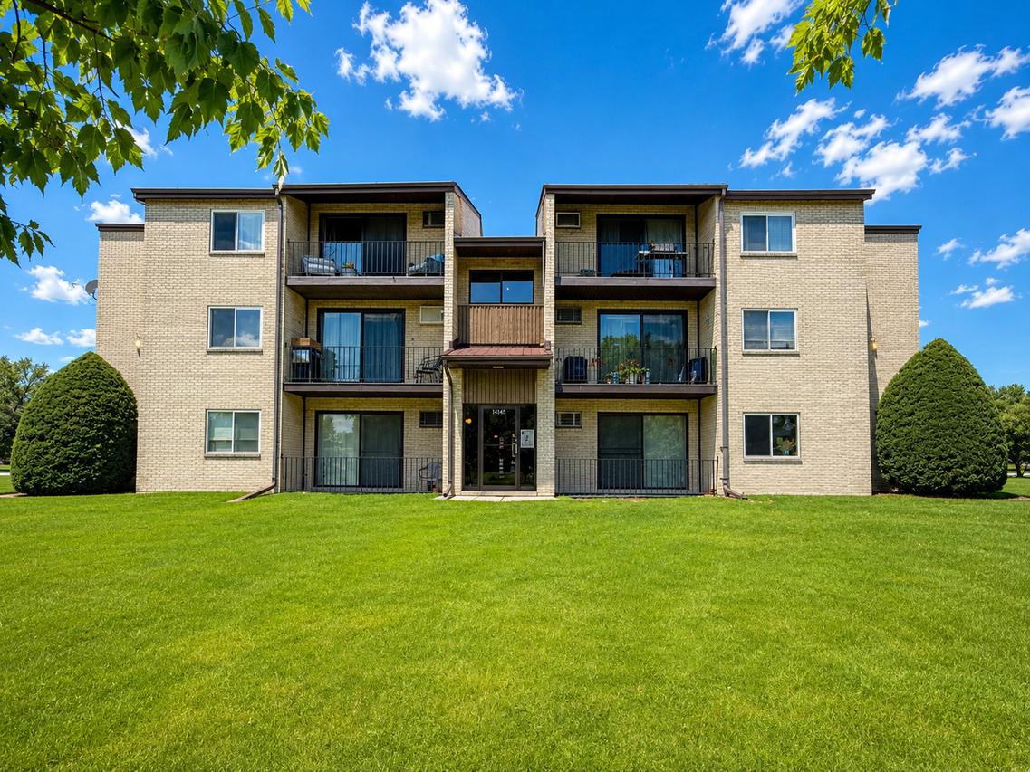 9865 Cordoba Ct. #1B, Orland Park, IL 60462