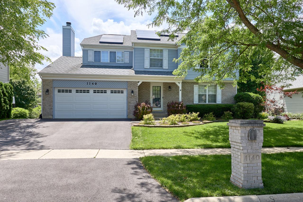 1140 Sandhurst Ln., Carol Stream, IL 60188