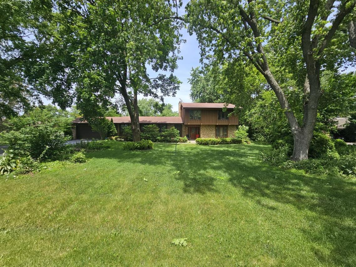 164 Harbor Dr., Barrington, IL 60010