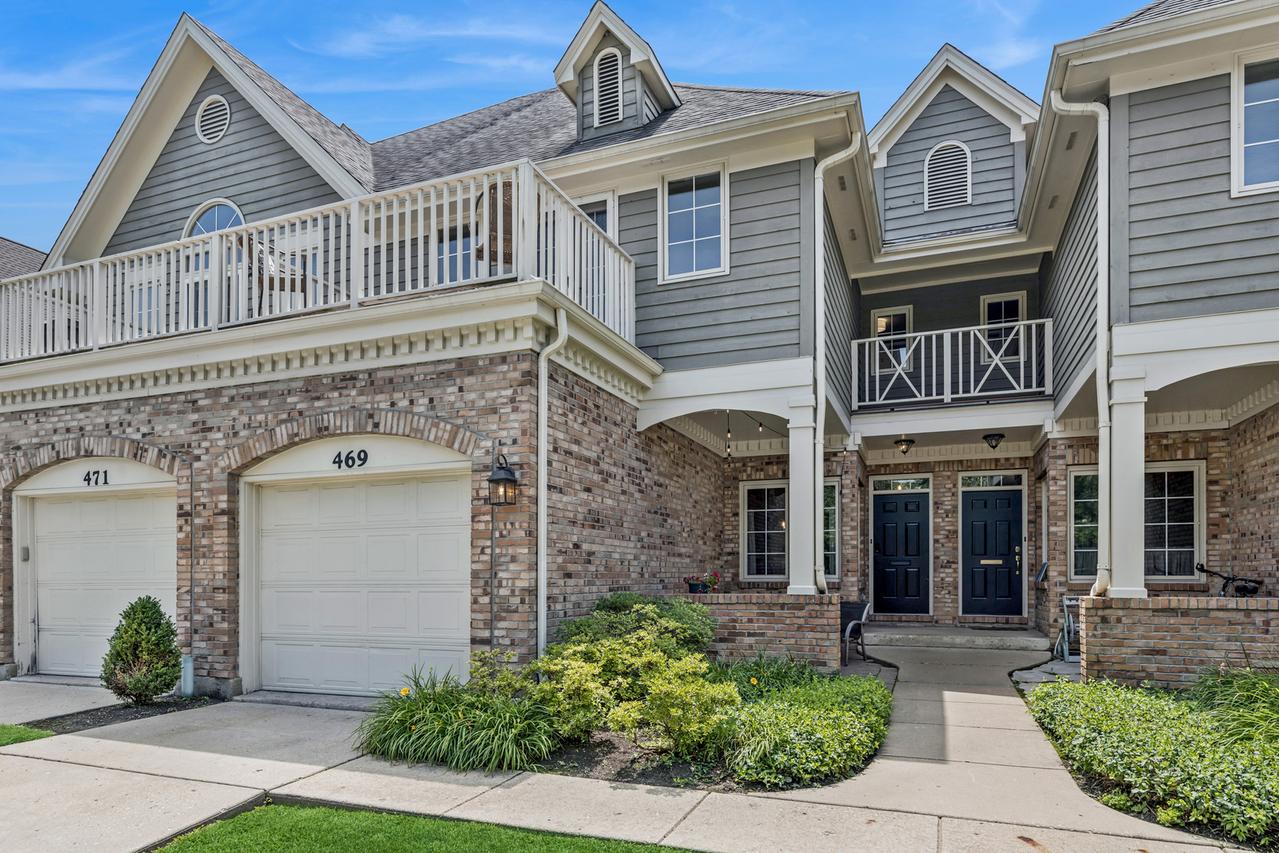 469 Duane St., Glen Ellyn, IL 60137
