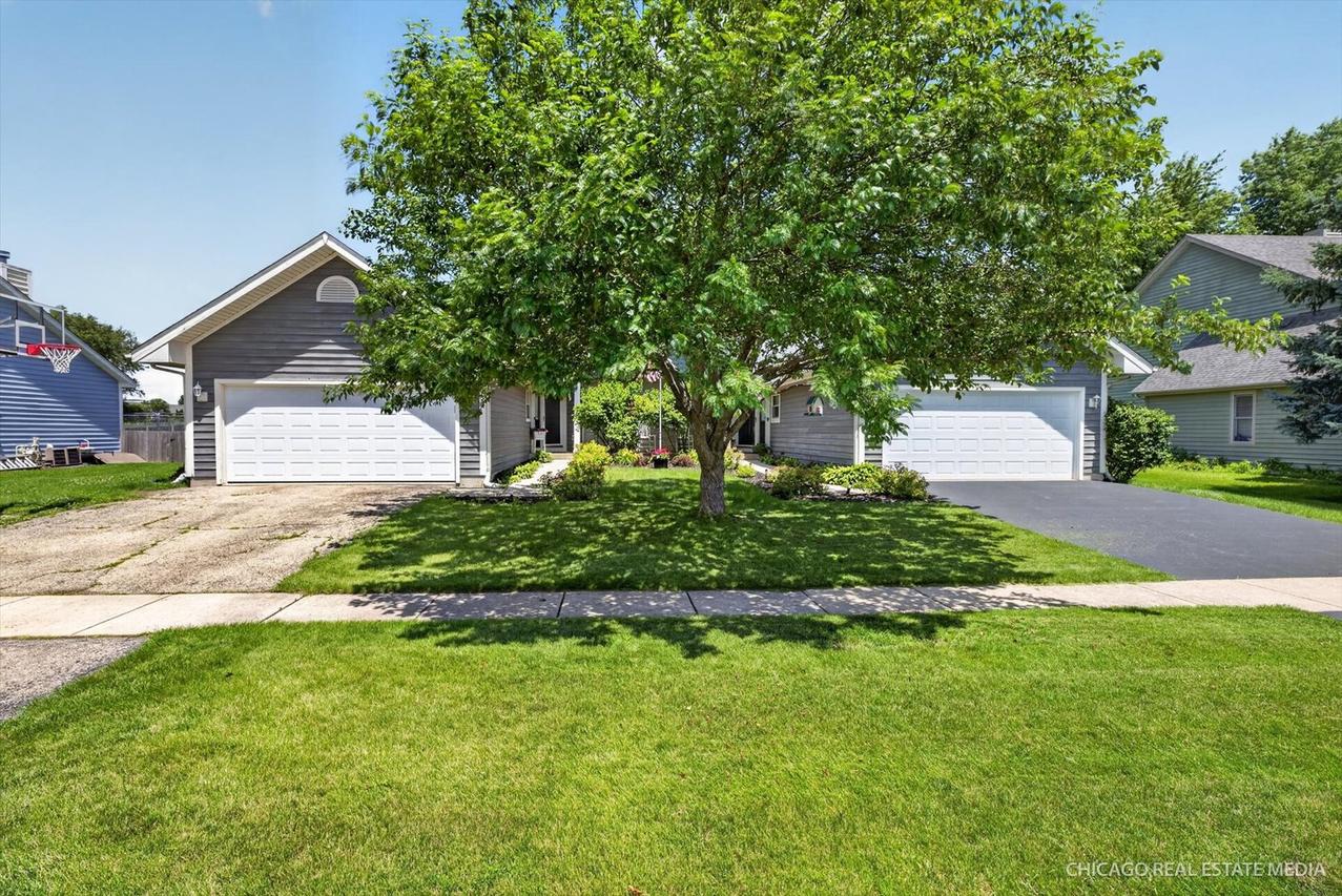 330 W Amie Ave., Hinckley, IL 60520