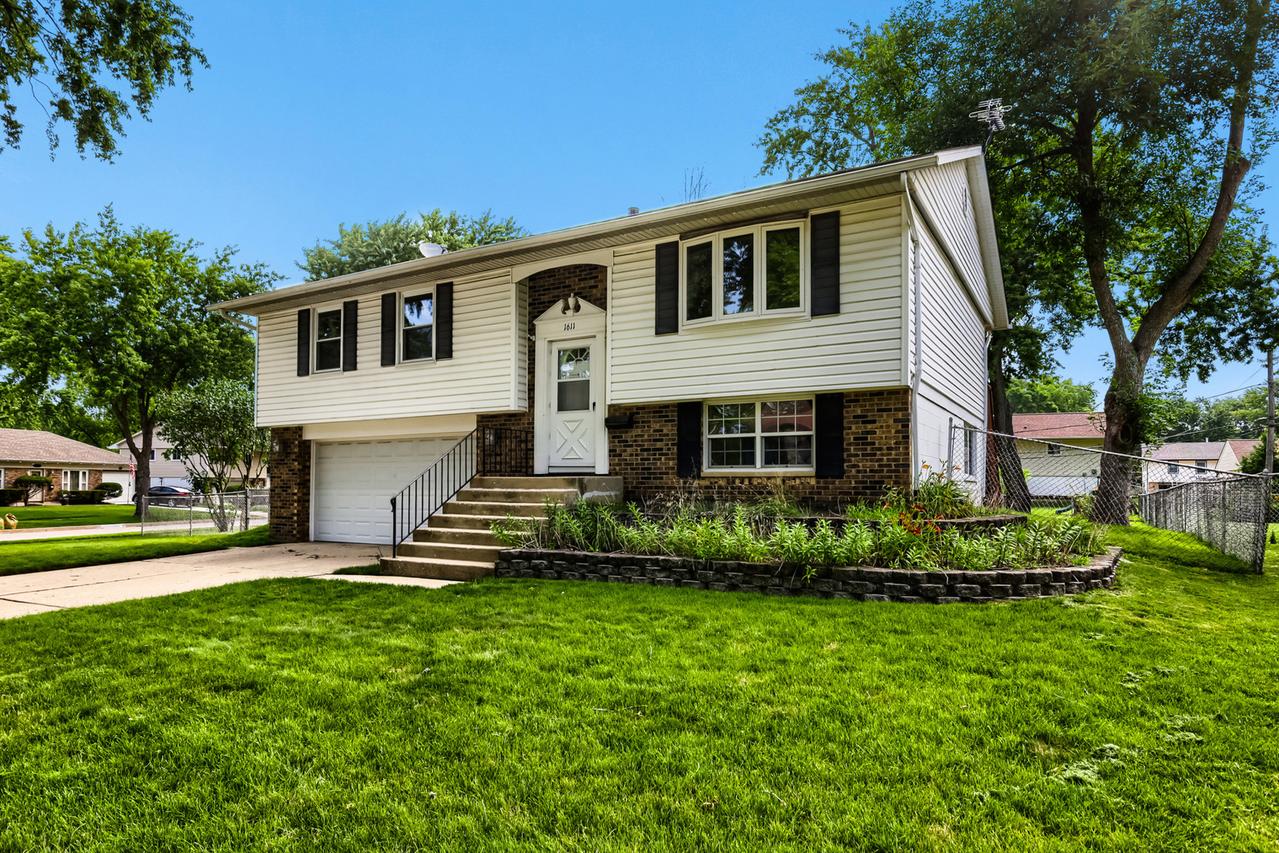 [Address Hidden by Seller], Streamwood, IL 60107