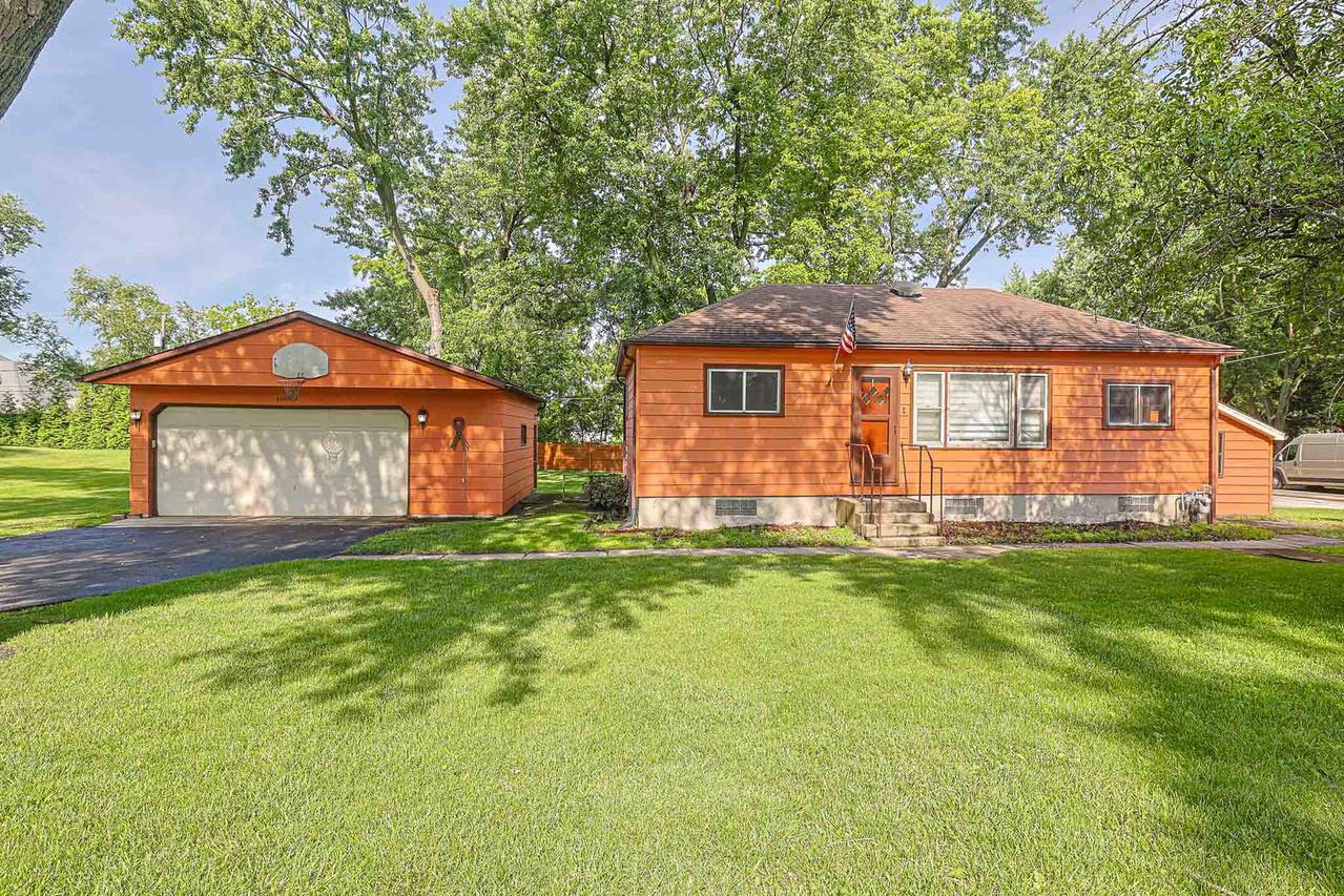 1400 Marion St., Schaumburg, IL 60193
