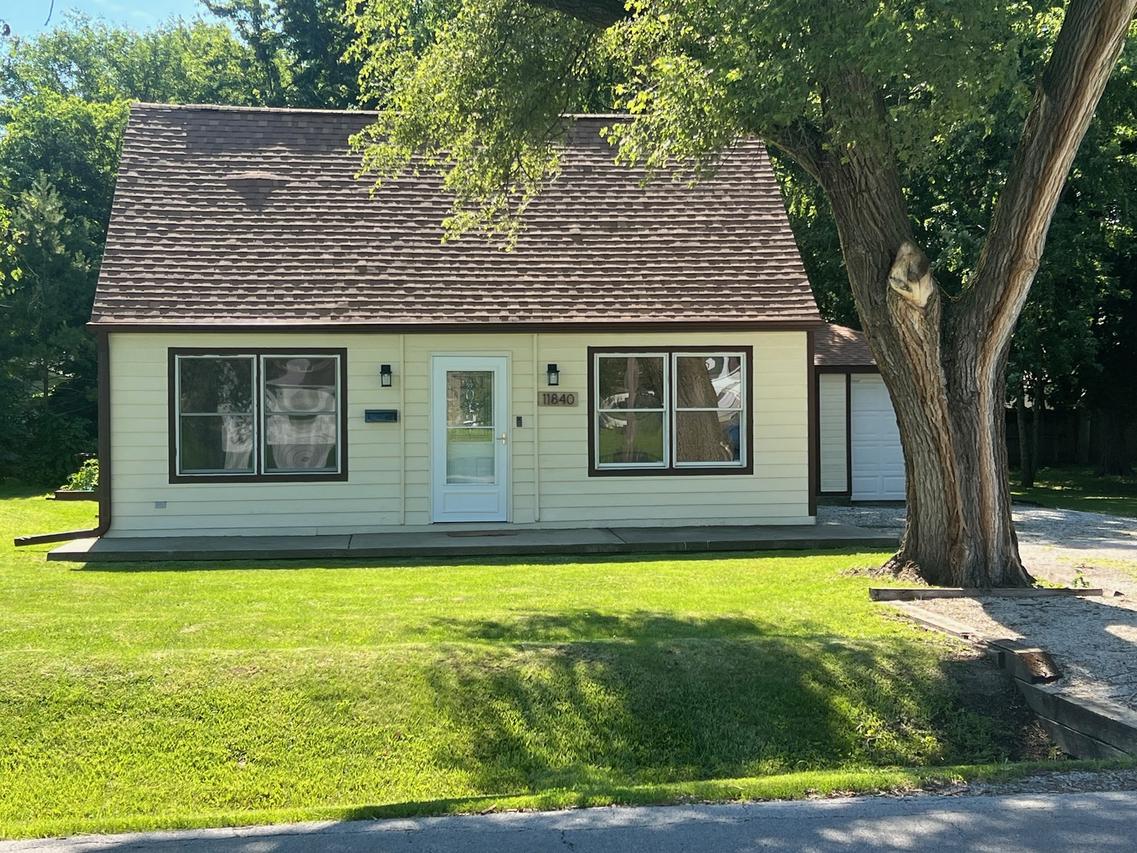 11840 S Hamlin Ave., Alsip, IL 60803