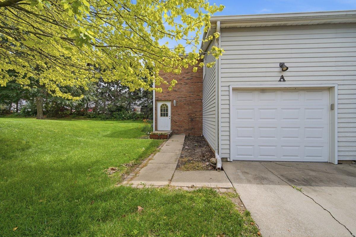 1532 Hunt Dr. #A, Normal, IL 61761