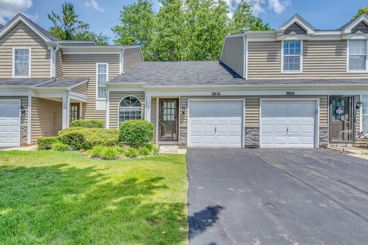2016 Muirfield Cir., Elgin, IL 60123