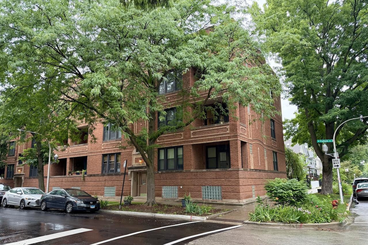 3102 W Cullom Ave. #3, Chicago, IL 60618
