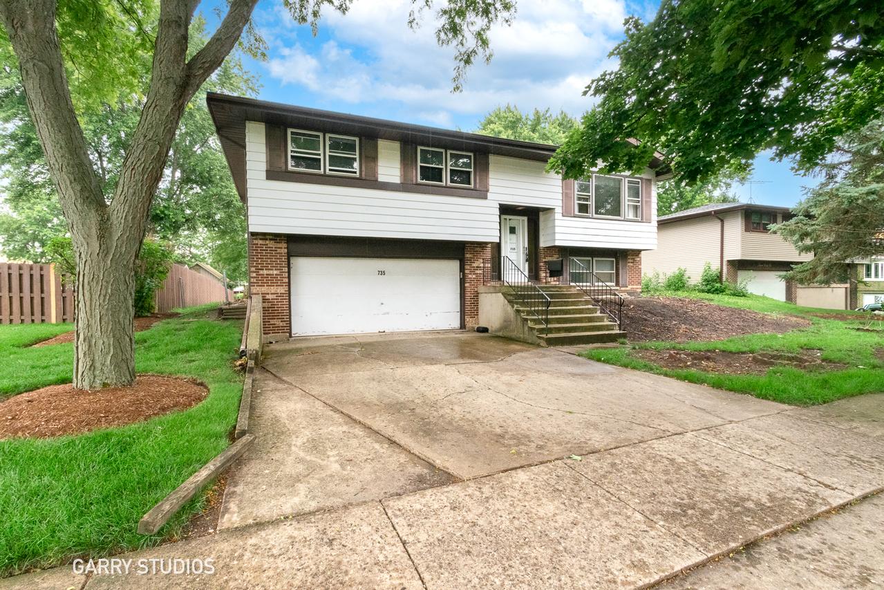 735 Cedar Ln., Bartlett, IL 60103
