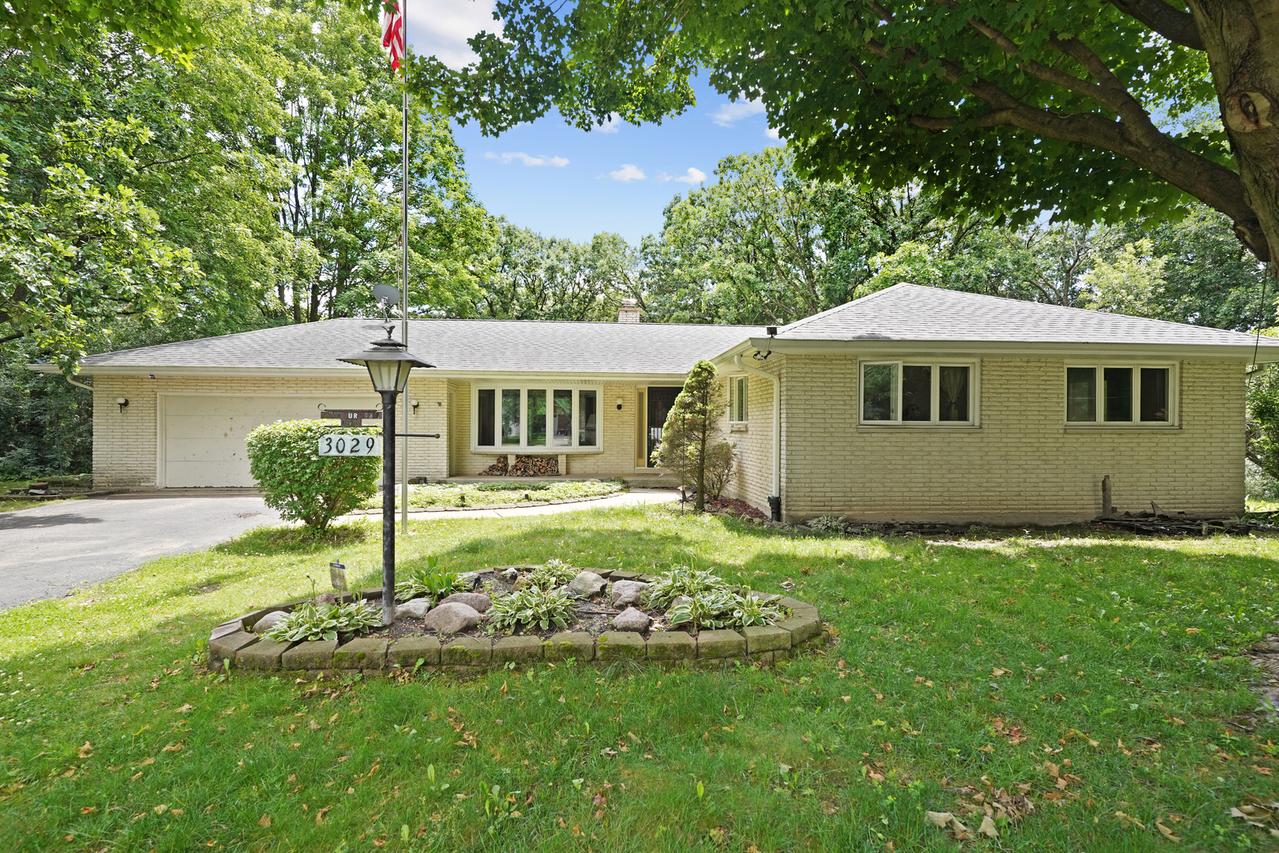 3029 W Vermont Ave., Waukegan, IL 60087