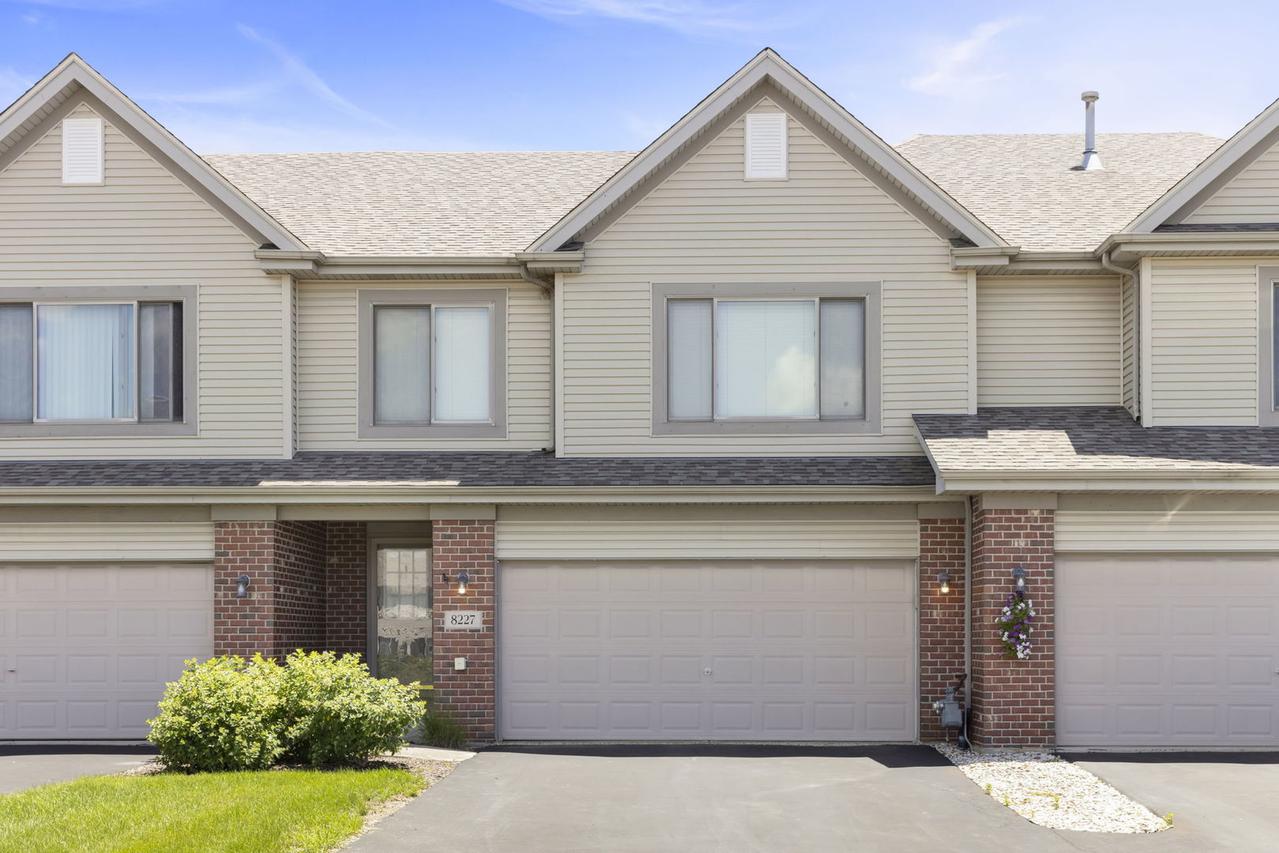 8227 Auburn Ln., Frankfort, IL 60423