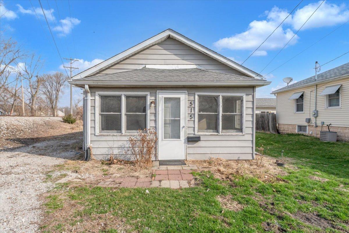 515 2nd Ave., Milan, IL 61264