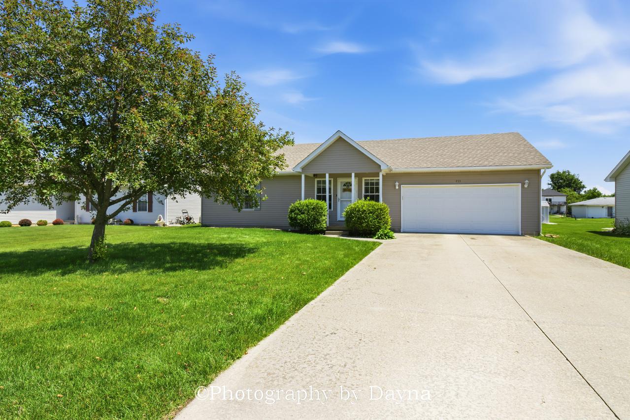 475 S Elm Ave., St. Anne, IL 60964