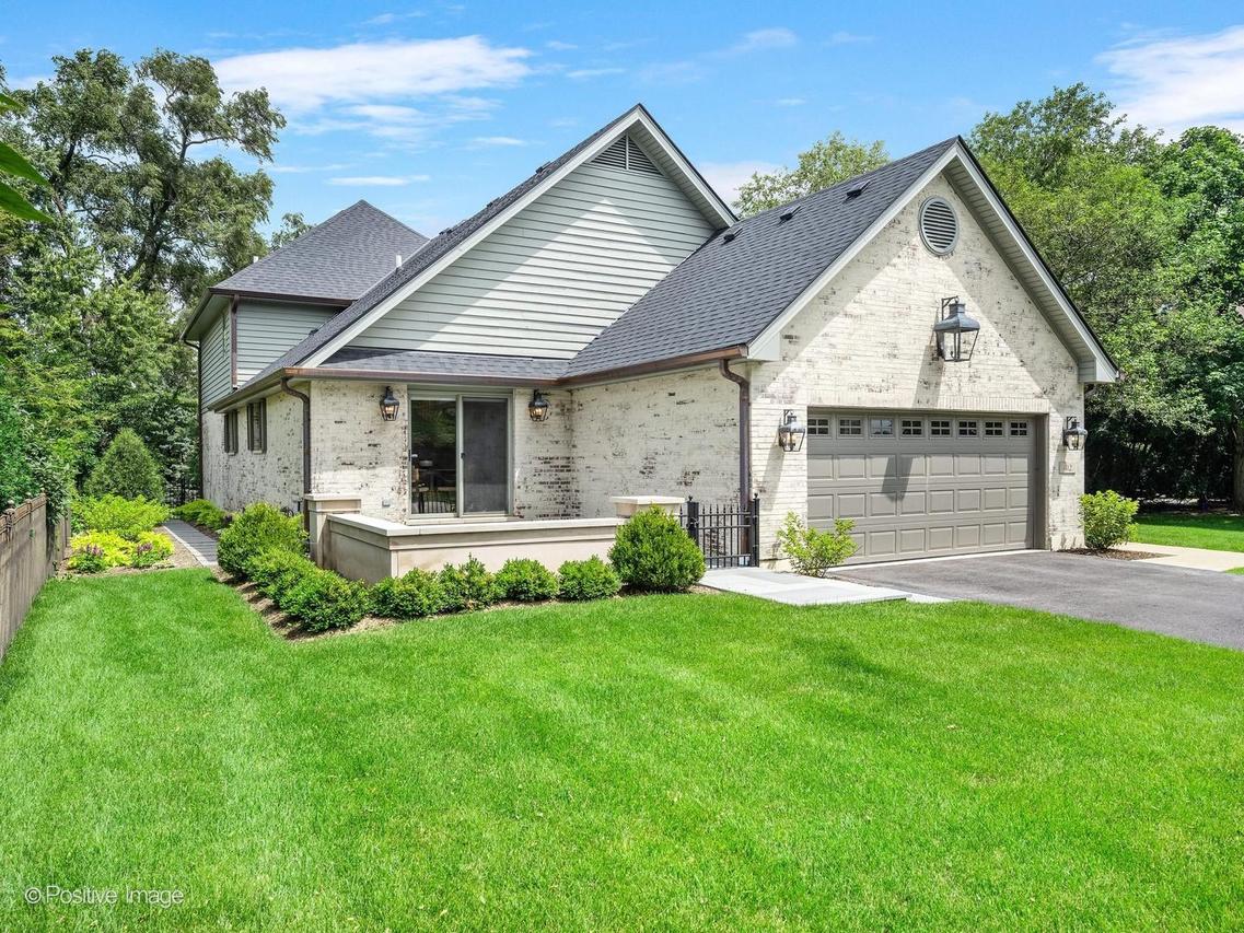 412 66th St., Downers Grove, IL 60516
