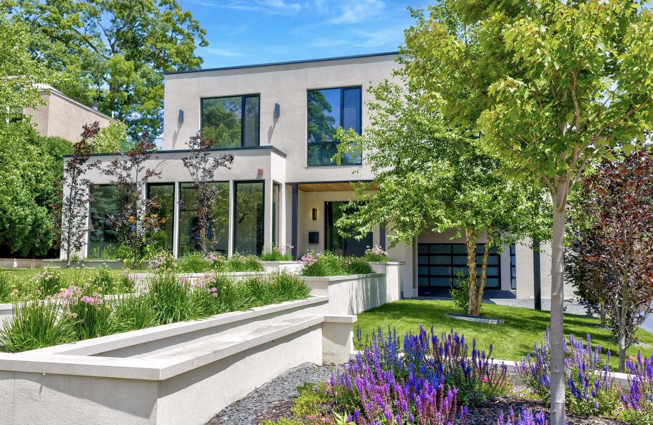 921 Sheridan Rd., Glencoe, IL 60022