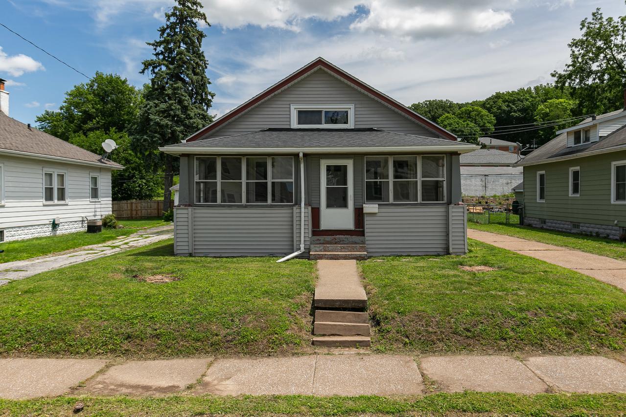1827 13th St., Rock Island, IL 61201