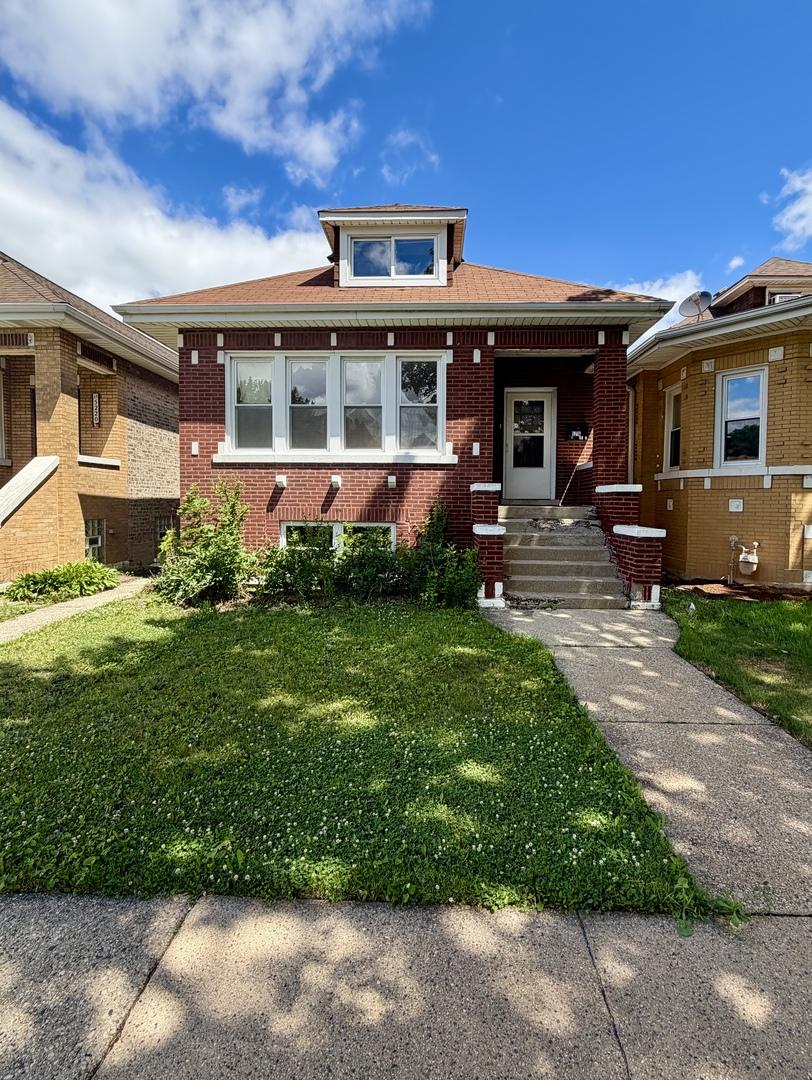 5216 W Melrose St., Chicago, IL 60641