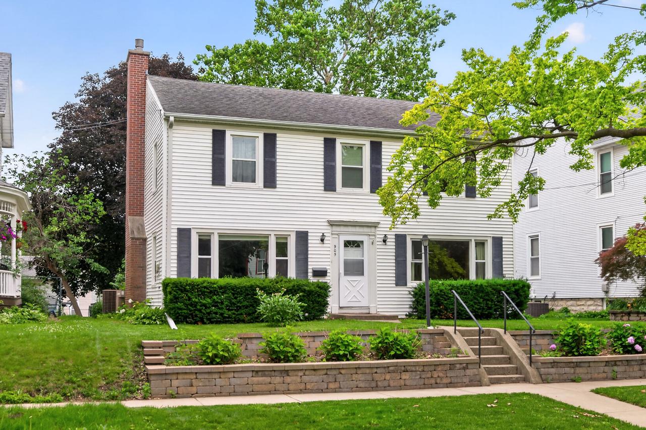 905 S Hennepin Ave., Dixon, IL 61021