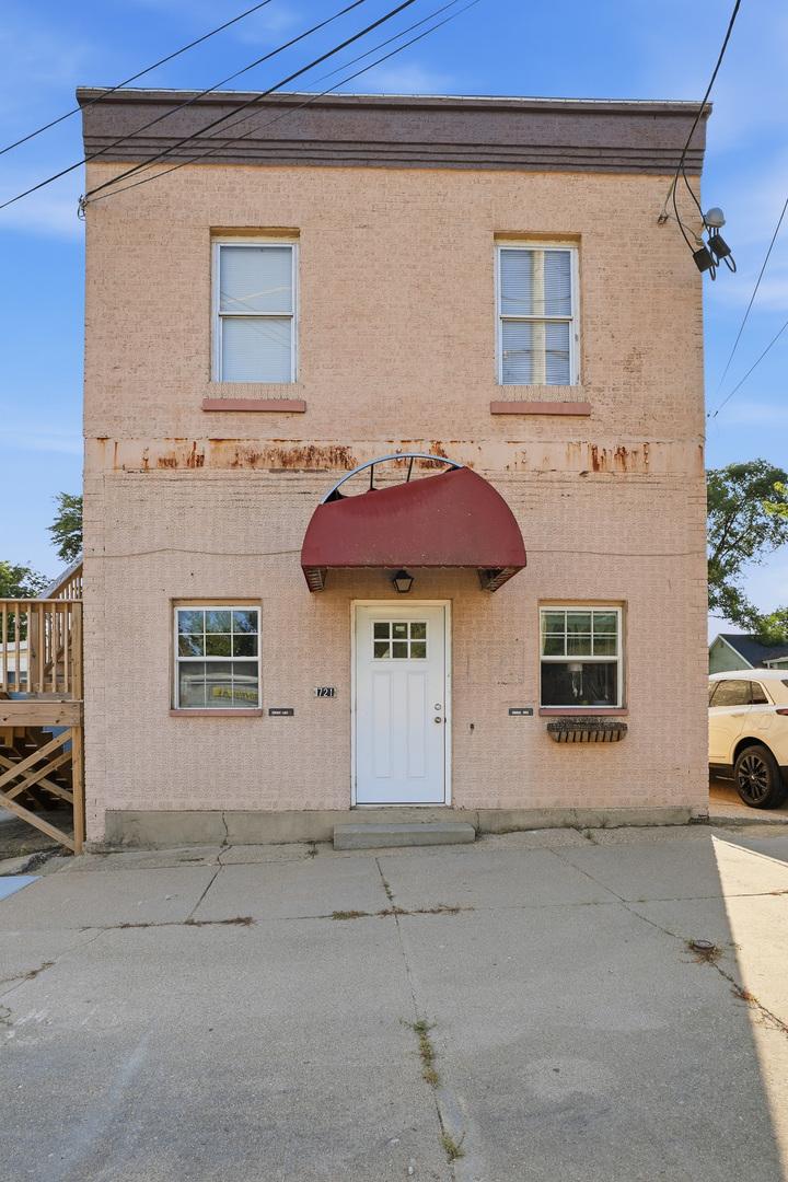 721 N Brinton Ave., Dixon, IL 61021