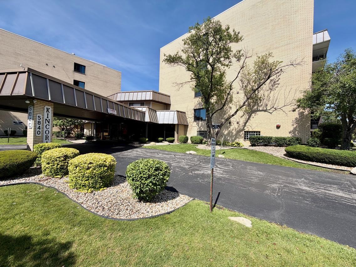 5840 W 104th St. #314, Oak Lawn, IL 60453