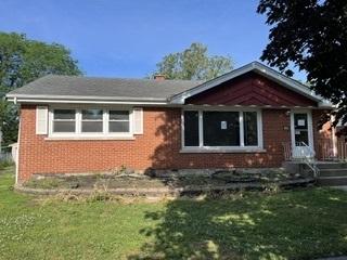 17724 Henry St., Lansing, IL 60438