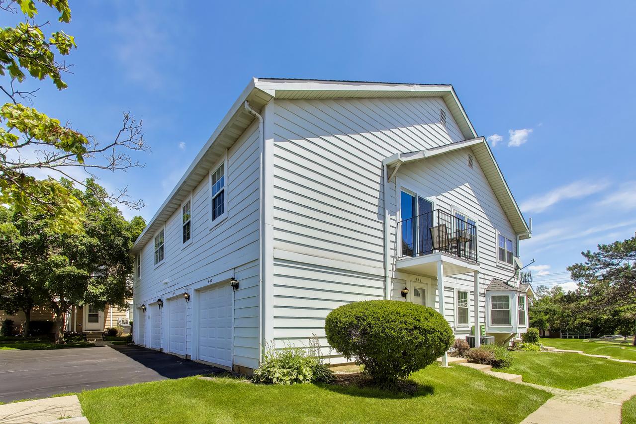 447 N Cambridge Dr., Palatine, IL 60067