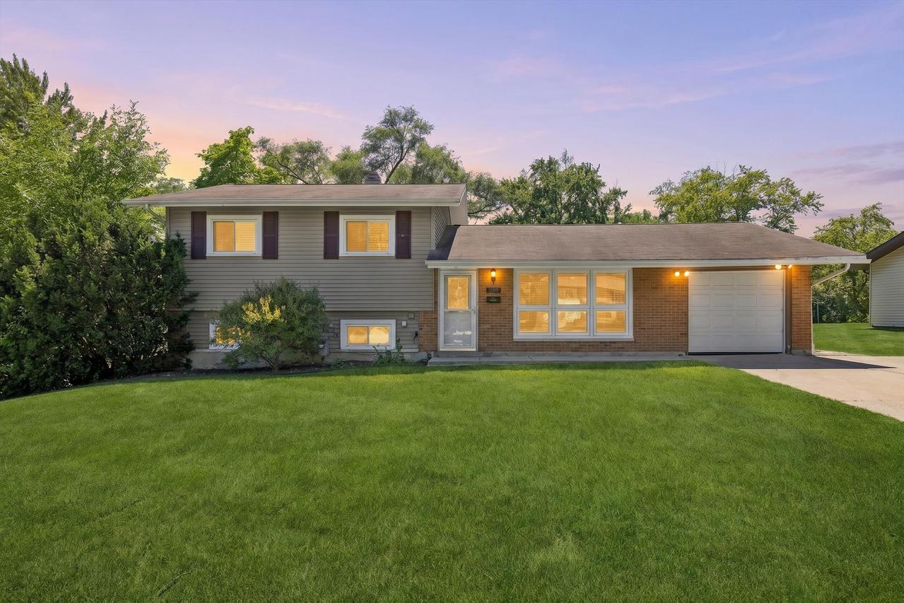 1680 Highland Blvd., Hoffman Estates, IL 60169