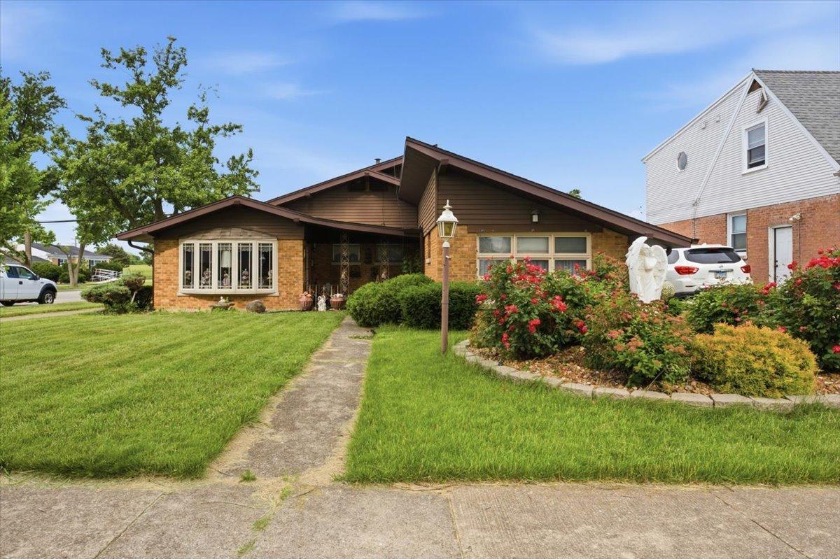 1556 Heidorn Ave., Westchester, IL 60154