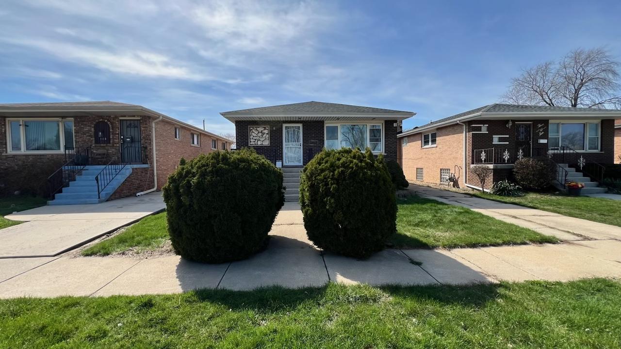 306 Prairie Ave., Calumet City, IL 60409