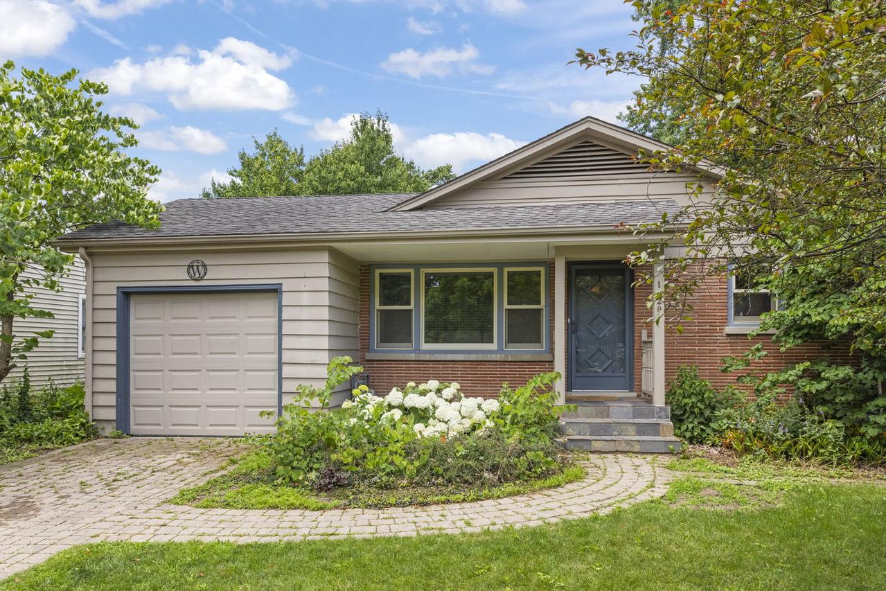 1020 S Gables Blvd., Wheaton, IL 60189