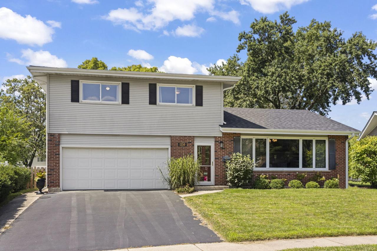 1350 S Rebecca Rd., Lombard, IL 60148