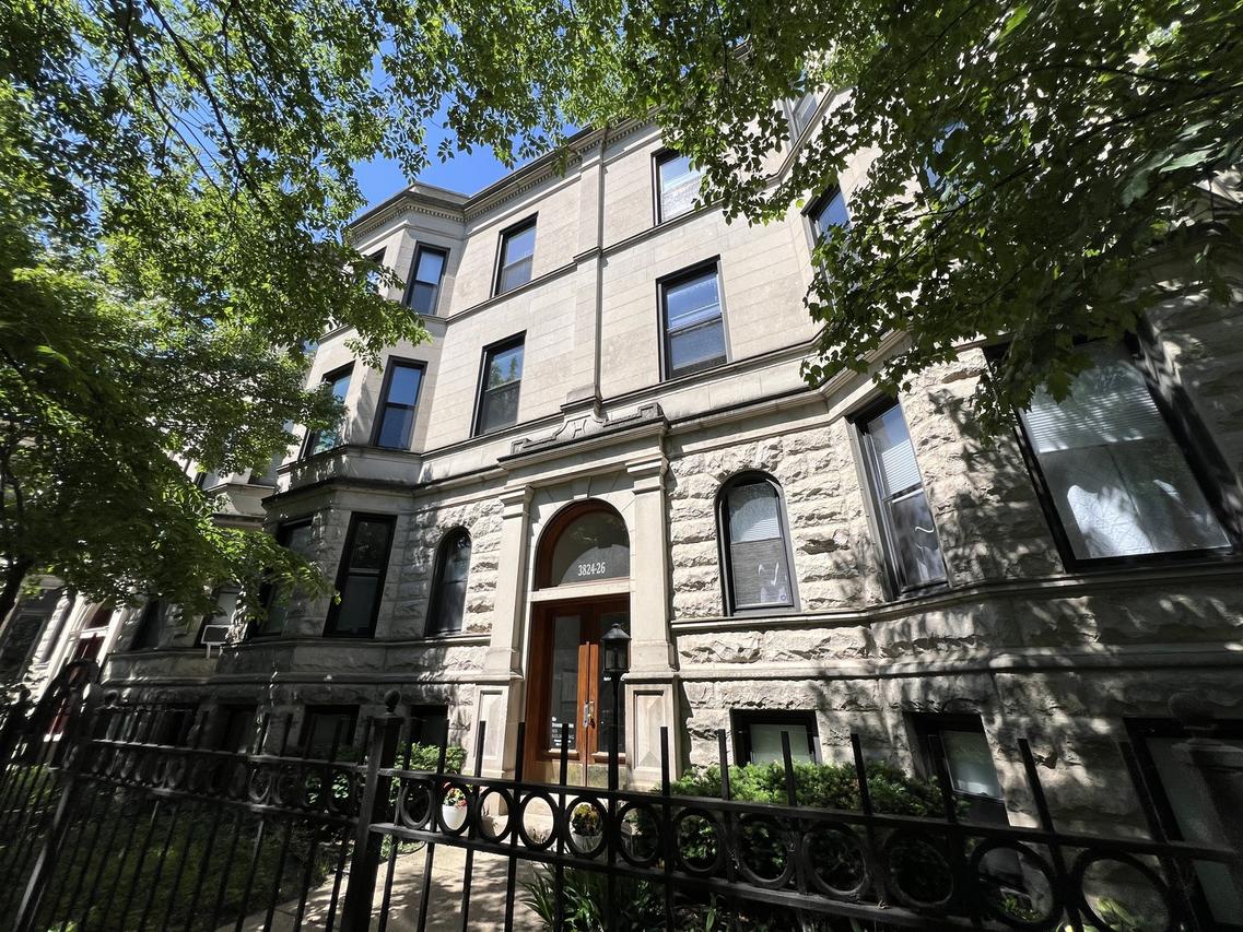 3826 N Fremont St. #2N, Chicago, IL 60613