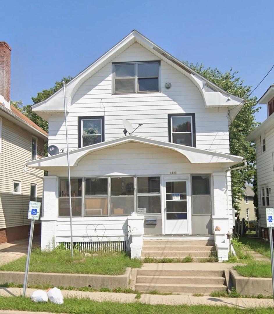1027 Ridge Ave., Rockford, IL 61103