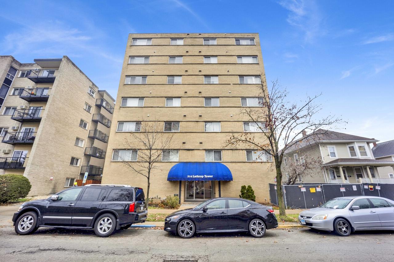 314 Lathrop Ave. #407, Forest Park, IL 60130