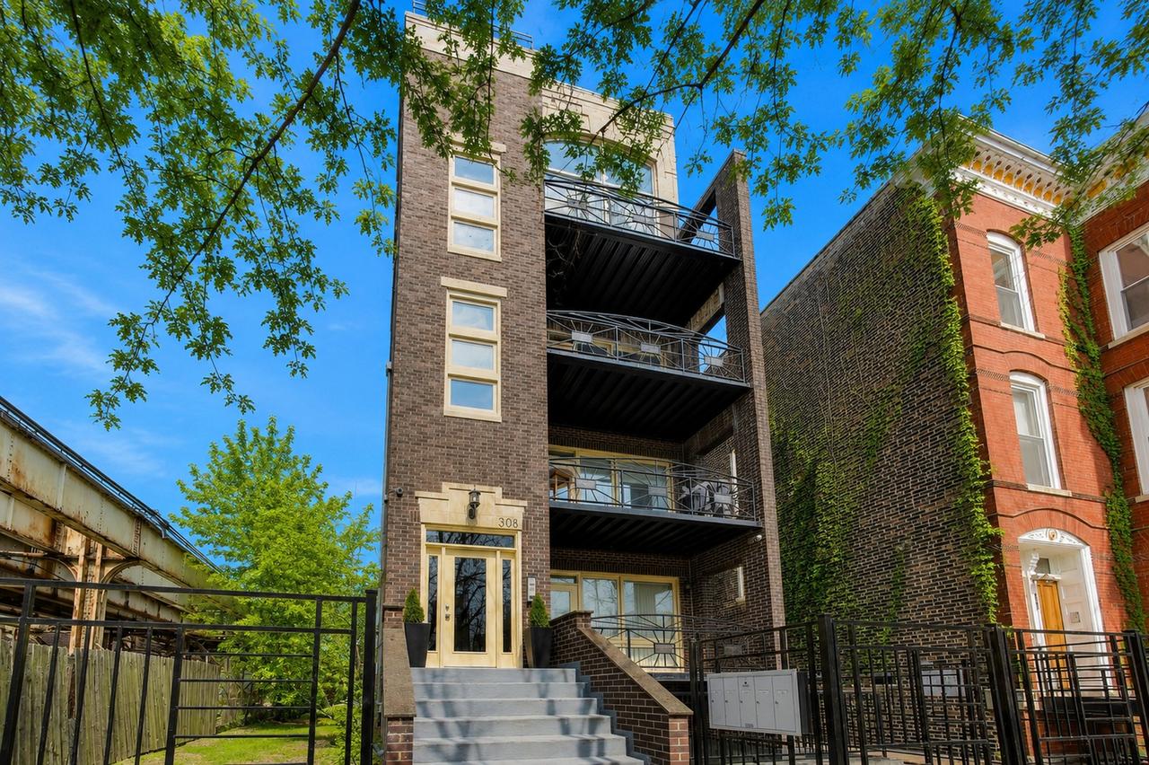 308 W Evergreen Ave. #2, Chicago, IL 60610
