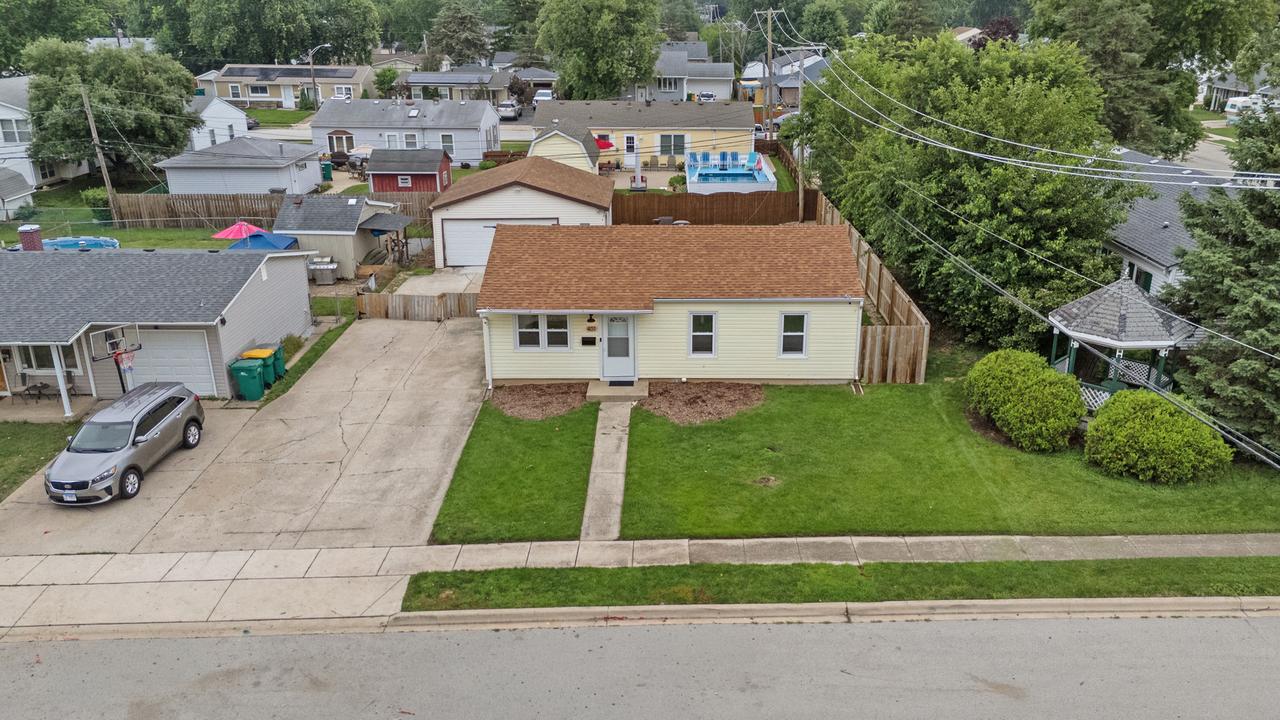 401 Kenyon Ave., Romeoville, IL 60446