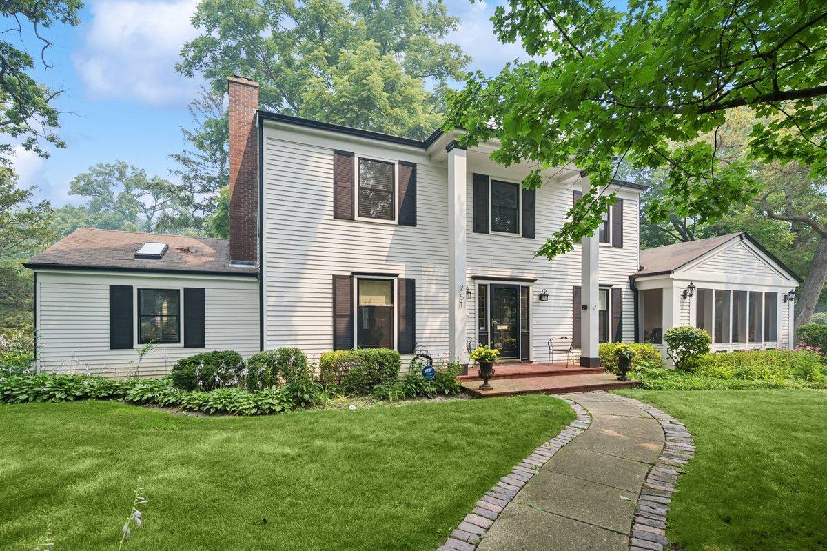 251 Central Ave., Highland Park, IL 60035