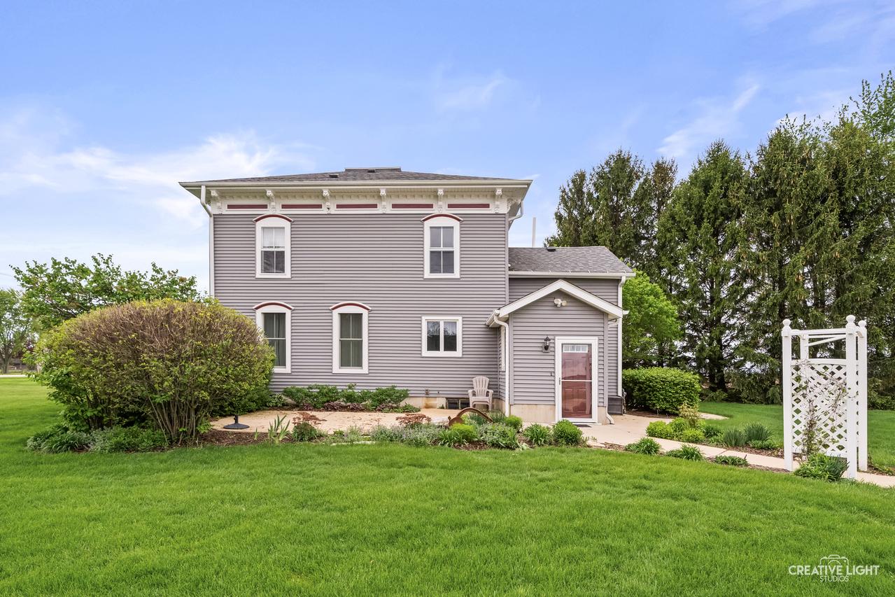 44W698 Scott Rd., Sugar Grove, IL 60554